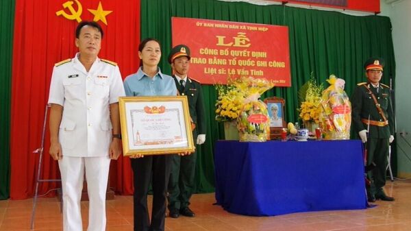 Vùng 4 Hải quân: Tổ chức lễ trao Bằng “Tổ quốc ghi công” các liệt sĩ hy sinh ở Trường Sa - Sputnik Việt Nam