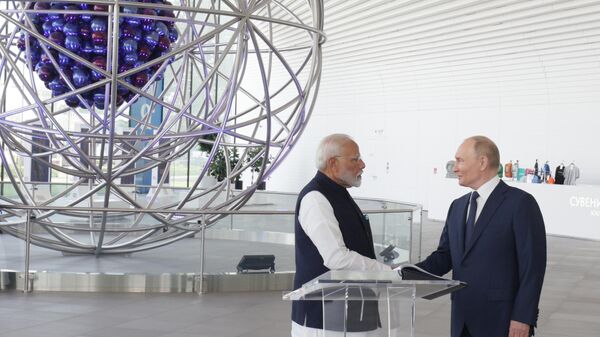 Tổng thống Vladimir Putin và Thủ tướng Ấn Độ Narendra Modi thăm VDNKh - Sputnik Việt Nam