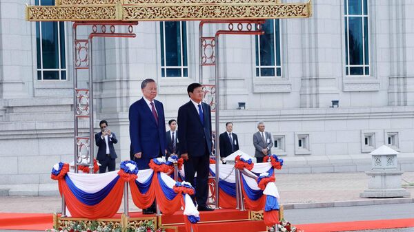 Lễ đón chính thức Chủ tịch nước Tô Lâm thăm cấp Nhà nước tới CHDCND Lào   - Sputnik Việt Nam