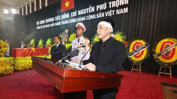 Ông Nguyễn Trọng Trường, đại diện gia đình Tổng Bí thư Nguyễn Phú Trọng phát biểu - Sputnik Việt Nam