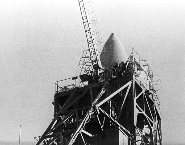 Tàu vũ trụ có người lái của Liên Xô Voskhod-2 lúc khởi động - Sputnik Việt Nam