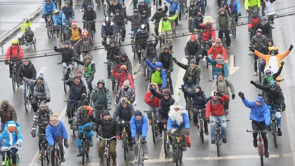 Cuộc diễu hành xe đạp đầu tiên trong mùa đông Matxcơva - Sputnik Việt Nam