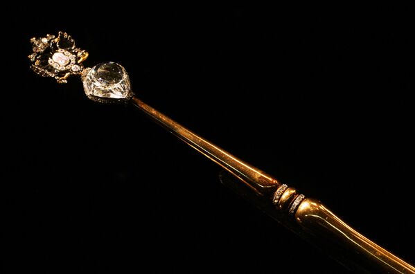Quyền trượng hoàng đế. Vàng, bạc, men, hạt xoàn, viên kim cương Orlov - Sputnik Việt Nam