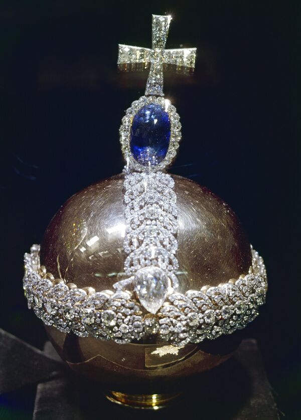 Biểu tượng Đế chế.  Vàng, kim cương, ngọc sapphire Ceylon - Sputnik Việt Nam