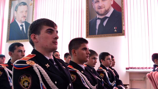 Sinh viên trường quân sự Chechnya xem Đối thoại trực tuyến năm 2016 - Sputnik Việt Nam