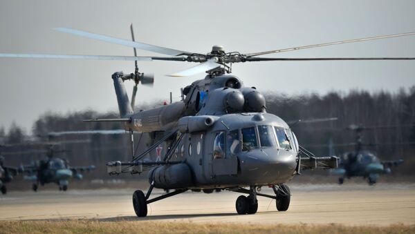 Trực thăng Mi-8AMTSh tham gia chuẩn bị cho lễ diễu binh mừng ngày Chiến thắng - Sputnik Việt Nam