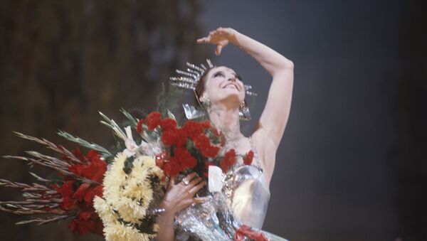 Trong lao động sáng tạo nghệ thuật, Maya Plisetskaya đã hợp tác với những nhà biên đạo múa nổi tiếng của thế giới, cụ thể như với Roland Petit và Maurice Béjart. - Sputnik Việt Nam