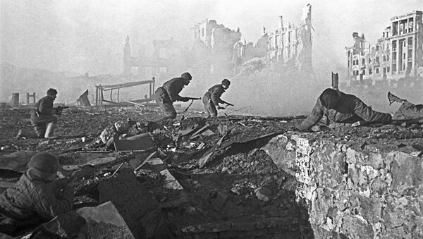 Những trận đánh đường phố ở Stalingrad. Cuộc tấn công vào một ngôi nhà. Tháng 11 năm 1942 - Sputnik Việt Nam