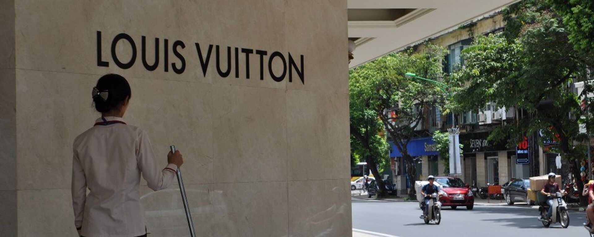 Một cửa hàng Louis Vuitton tại Việt Nam - Sputnik Việt Nam, 1920, 04.04.2021