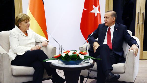 Recep Tayyip Erdogan và Angela Merkel - Sputnik Việt Nam
