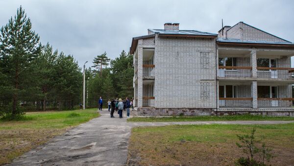 Một trong những khối nhà của Trại thiếu nhi Park-Hotel Syamozero ở Karelia - Sputnik Việt Nam
