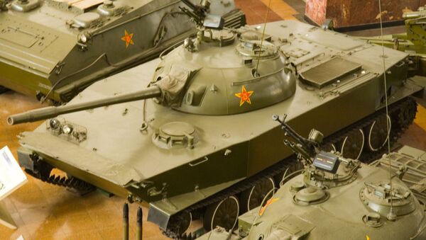 Китайский плавающий танк WZ-211 (Тип 63) в экспозиции Военного музея в Пекине - Sputnik Việt Nam