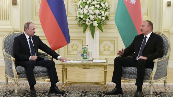 Tổng thống Nga Vladimir Putin và Tổng thống Azerbaijan Ilham Aliyev - Sputnik Việt Nam