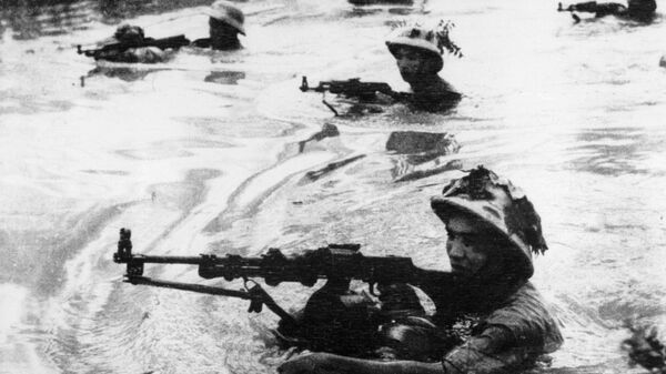 Những người lính vượt sông trong Chiến tranh Việt Nam - Sputnik Việt Nam