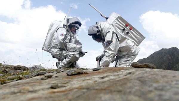 Các thành viên tham gia thí nghiệm mô phỏng thám hiểm sao Hỏa - Sputnik Việt Nam