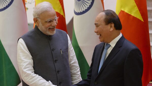 Премьер-министр Вьетнама Нгуен Суан Фук и премьер-министр Индии Нарендра Моди во время визита последнего во Вьетнам - Sputnik Việt Nam