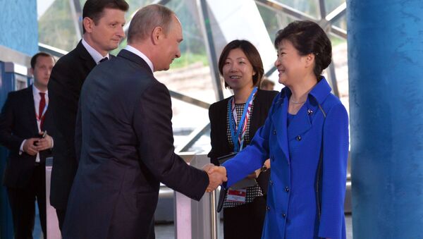 Vladimir Putin và Park Geun-hye - Sputnik Việt Nam