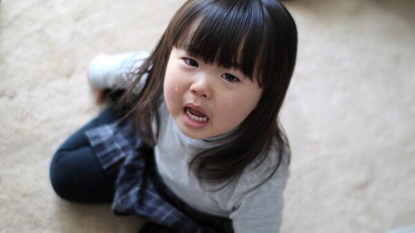 Bé gái Nhật Bản đang khóc - Sputnik Việt Nam