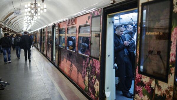 Xe điện ngầm Matxcơva kỷ niệm sinh nhật lần thứ 80 - Sputnik Việt Nam