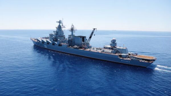 Tuần dương hạm tên lửa “Matxcơva” trong thời gian cuộc tập trận chung Nga –Trung “Hợp tác trên biển – 2015” ở Địa Trung Hải. - Sputnik Việt Nam