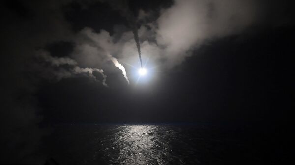 Mỹ tấn công căn cứ quân đội Syria bằng 50 tên lửa Tomahawk - Sputnik Việt Nam