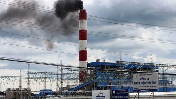 Nhà máy nhiệt điện Vĩnh Tân 2 (do nhà đầu tư Trung Quốc thực hiện) từ khi vận hành đã gây phát tán bụi, ảnh hưởng đến môi trường xung quanh. - Sputnik Việt Nam
