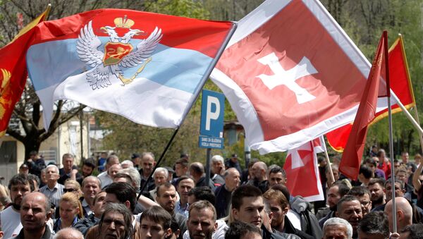 Phe đối lập đã tổ chức tại Cetinje hoạt động mít tinh đòi quyết định số phận sự gia nhập NATO thông qua trưng cầu dân ý. - Sputnik Việt Nam