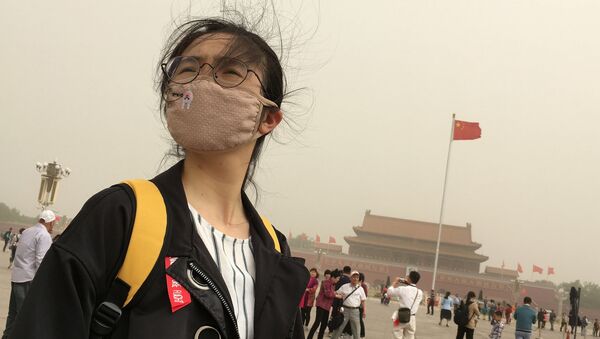 Bắc Kinh -  khói mù… Cư dân buộc phải đeo mặt nạ đặc biệt. - Sputnik Việt Nam
