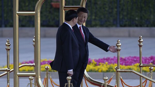 Chủ tịch Việt Nam Trần Đại Quang và lãnh đạo Trung Quốc Tập Cận Bình tại buổi lễ chào đón ở Bắc Kinh - Sputnik Việt Nam