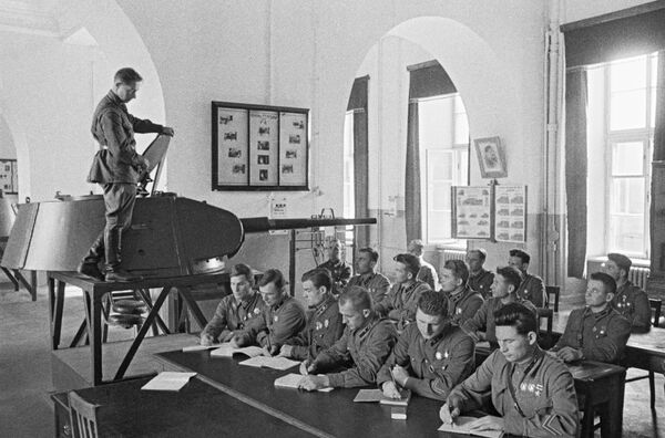 Học viện Quân sự mang tên Stalin. Matxcơva, tháng 6 năm 1941. - Sputnik Việt Nam