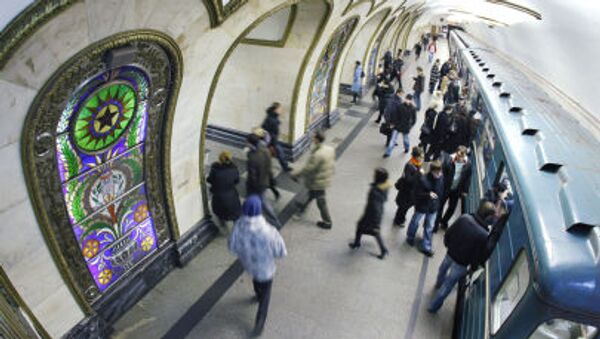Kế hoạch làm mát tàu điện ngầm trong những ngày hè nóng bức Ga tàu điện ngầm Novoslobodskaya, Moskva - Sputnik Việt Nam