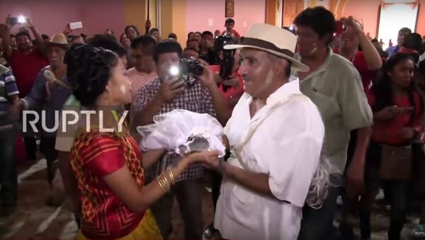 Một thị trưởng của Mexico kết hôn với cá sấu - Sputnik Việt Nam