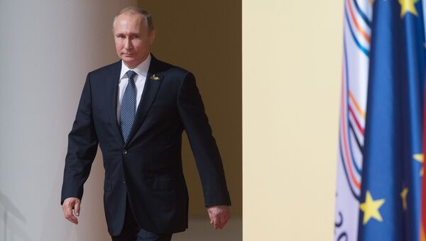 Президент РФ Владимир Путин перед началом церемонии совместного фотографирования глав делегаций государств-участников Группы двадцати G20 - Sputnik Việt Nam