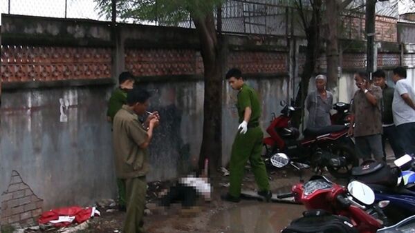 Cảnh sát khám nghiệm hiện trường, điều tra nguyên nhân vụ việc. - Sputnik Việt Nam