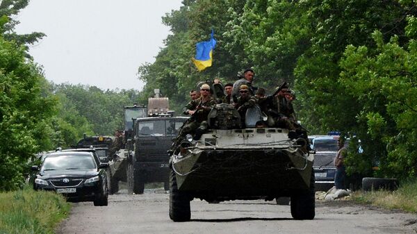 Военнослужащие ВС Украины на блокпосту под Донецком - Sputnik Việt Nam