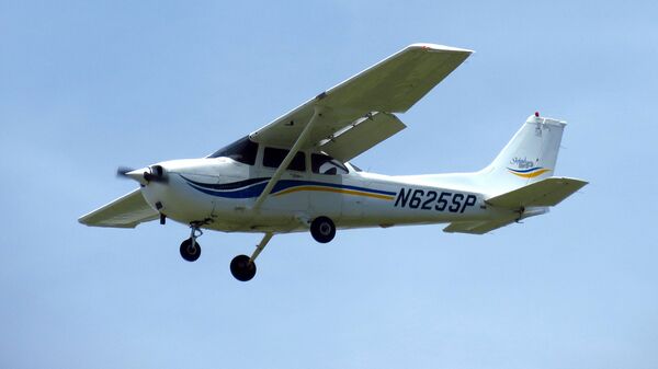 Легкомоторный самолет модели Cessna 172 - Sputnik Việt Nam