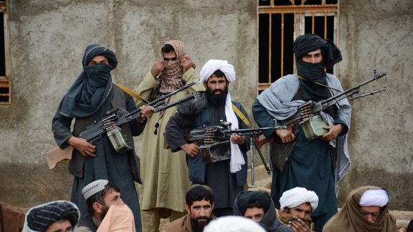 Афганские талибы с оружием. Архивное фото - Sputnik Việt Nam