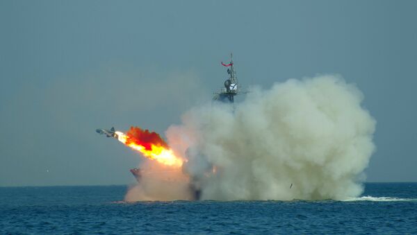 Tàu tên lửa lớp Molniya thực hiện bắn pháo - Sputnik Việt Nam