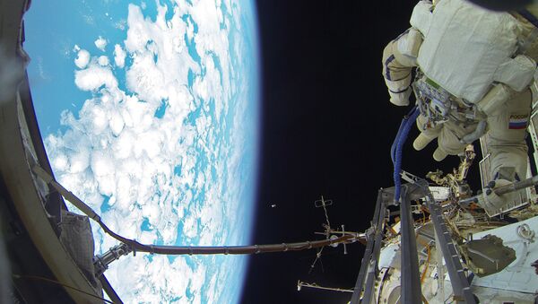 Space walk by Russian Cosmonauts - Sputnik Việt Nam