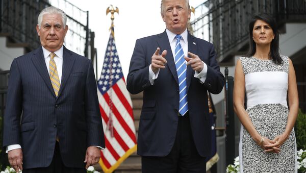 Donald Trump, Rex Tillerson và bà Nikki Haley - Sputnik Việt Nam