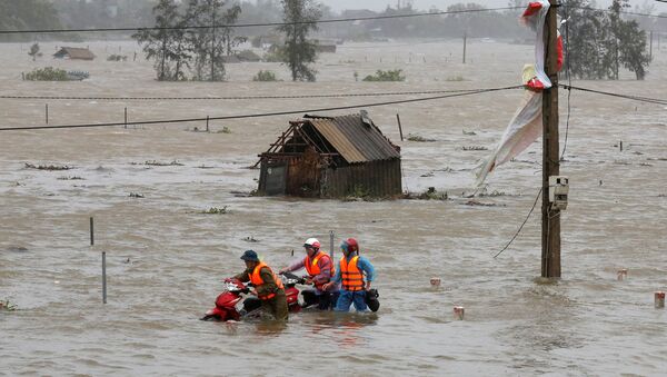 Ngập lụt do bão “Doksuri” ở tỉnh Hà Tĩnh.  - Sputnik Việt Nam