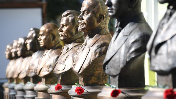 dãy tượng các nhà lãnh đạo Liên Xô - Sputnik Việt Nam