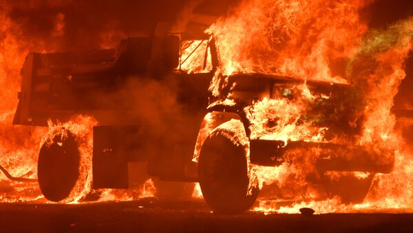 Xe tải đang cháy - Sputnik Việt Nam