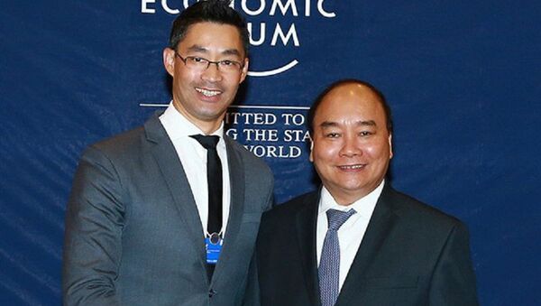 Thủ tướng Nguyễn Xuân Phúc tiếp Giám đốc điều hành Diễn đàn Kinh tế Thế giới (WEF) Philipp Roesler. - Sputnik Việt Nam