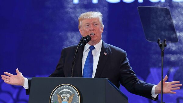 Chiều 10/11/2017, tại Đà Nẵng, Tổng thống Hoa Kỳ Donald Trump đến dự và phát biểu tại Hội nghị Thượng đỉnh Doanh nghiệp APEC 2017 (CEO Summit 2017). - Sputnik Việt Nam