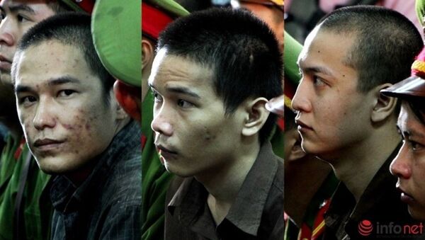 Ba bị cáo trong vụ án, Nguyễn Hải Dương ngoài cùng bên phải. - Sputnik Việt Nam