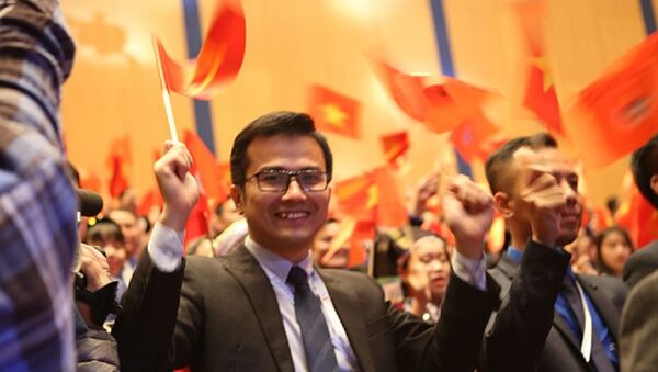 Phó giáo sư trẻ nhất Việt Nam Trần Xuân Bách được bầu vào Ban Chấp hành T.Ư Đoàn khoá XI - Sputnik Việt Nam