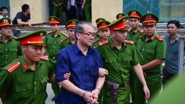 Bị cáo Phạm Công Danh sau phiên tòa - Sputnik Việt Nam