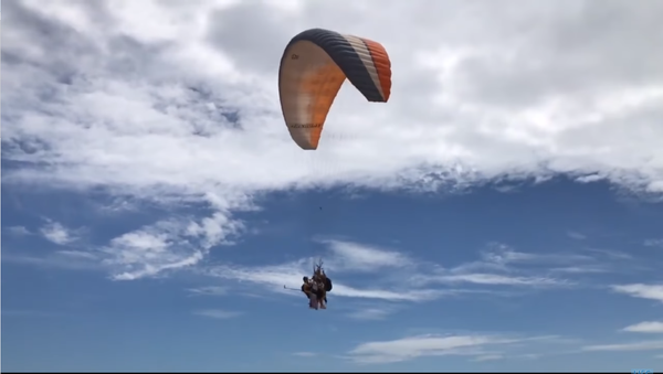 Người Nga từ xứ tuyết Siberia sang Việt Nam đón Maslenitsa trên bầu trời (Video) - Sputnik Việt Nam