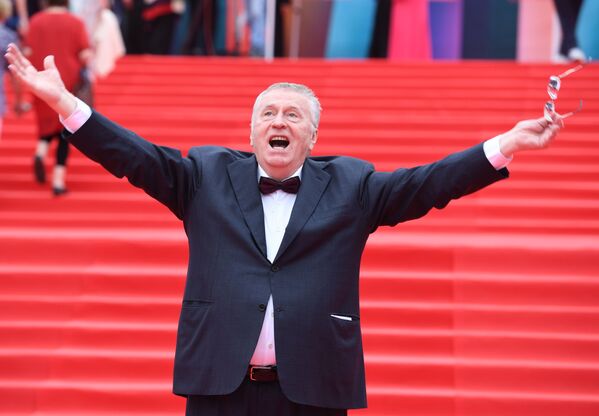 Thủ lĩnh đảng Dân chủ Tự do Nga Vladimir Zhirinovsky tại lễ bế mạc Liên hoan phim Quốc tế Matxcơva lần thứ 39 - Sputnik Việt Nam